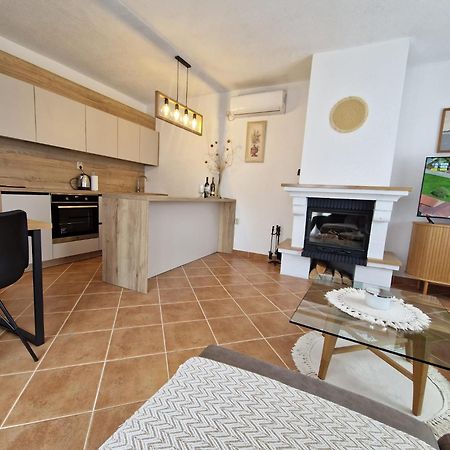 Village Apartment Zagvozd Eksteriør bilde